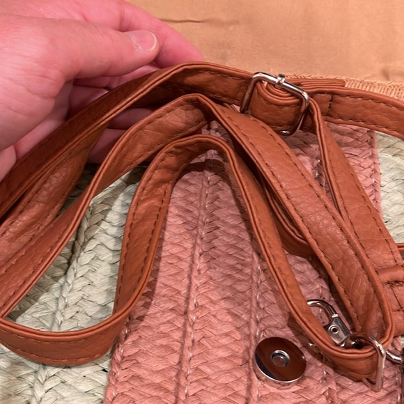 Ayla multicolored cross body and clutch NWT - Picture 7 of 7